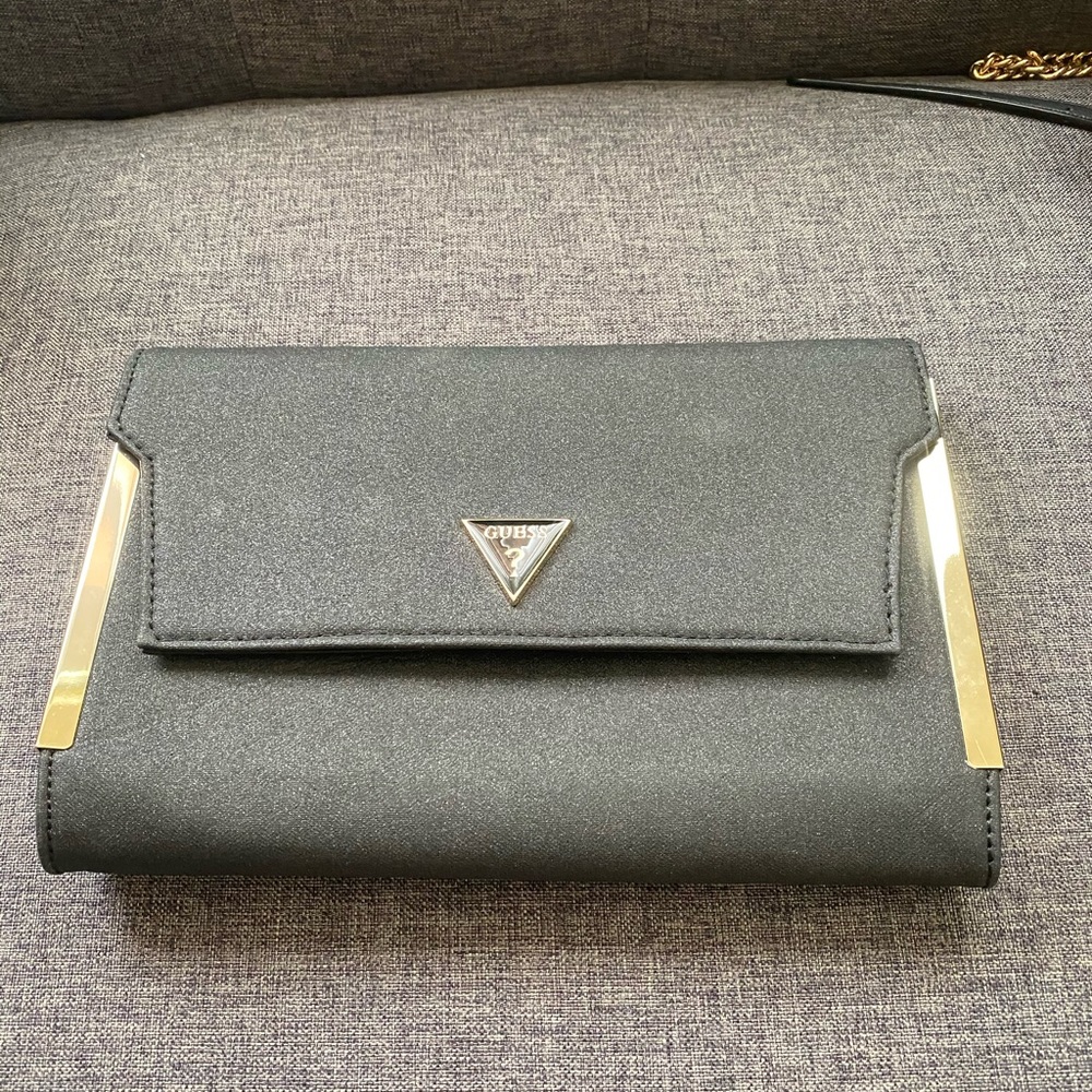 Guess clutch